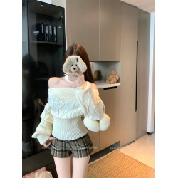 一字肩淺杏色長袖套頭毛衣女秋冬麻花修身針織衫溫柔韓系百搭上衣