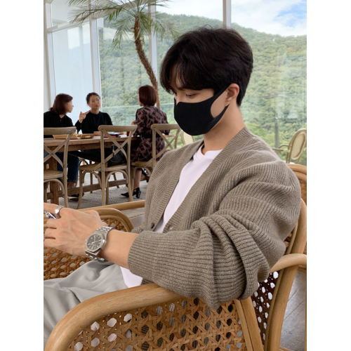 卡其色v領針織開衫男士秋冬高級慵懶風休閒寬松百搭純色毛衣外套