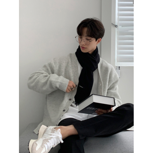 卡其色v領針織開衫男士秋冬高級慵懶風休閒寬松百搭純色毛衣外套