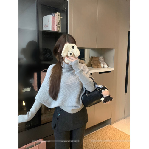 白色設計感小衆堆堆領蝙蝠袖毛衣針織衫女冬季韓系氣質打底衫上衣