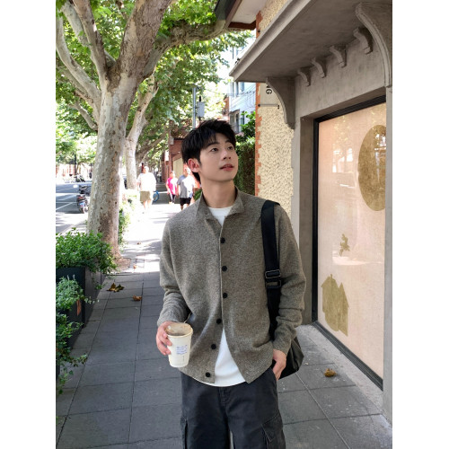 25FW 日式半高領紐釦開衫毛衣男秋冬季簡約休閒長袖針織線衣外套 25FW 日式半高領紐釦開衫毛衣男秋冬季簡約休閒長袖針織線衣外套