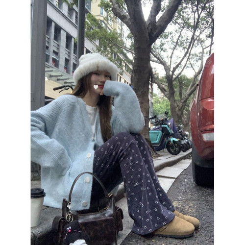 大碼微胖溫柔風純色毛衣外套女秋季2025新款胖MM寬松顯瘦開衫上衣 大碼微胖溫柔風純色毛衣外套女秋季2025新款胖MM寬松顯瘦開衫上衣