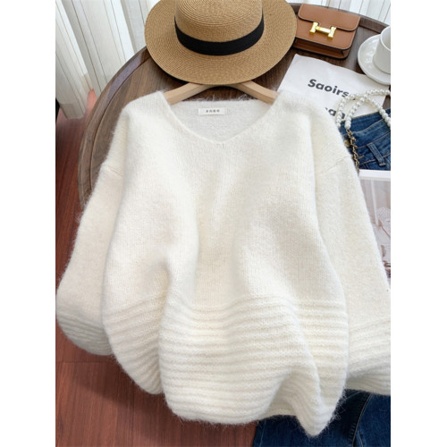 專櫃撤迴大牌剪標女裝慵懶風復古V領套頭毛衣女秋冬寬松針織上衣 專櫃撤迴大牌剪標女裝慵懶風復古V領套頭毛衣女秋冬寬松針織上衣