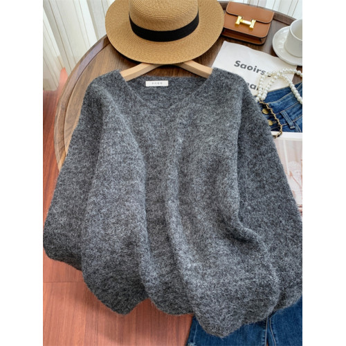 專櫃撤迴大牌剪標女裝慵懶風復古V領套頭毛衣女秋冬寬松針織上衣 專櫃撤迴大牌剪標女裝慵懶風復古V領套頭毛衣女秋冬寬松針織上衣