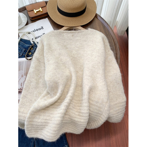 專櫃撤迴大牌剪標女裝慵懶風復古V領套頭毛衣女秋冬寬松針織上衣 專櫃撤迴大牌剪標女裝慵懶風復古V領套頭毛衣女秋冬寬松針織上衣