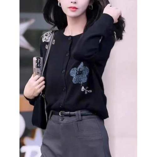 高級感重工鉤花針織開衫女士洋氣2025年新款時尚氣質短款毛衣外套