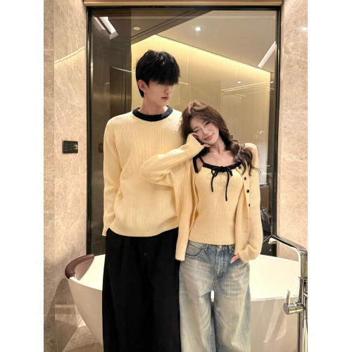 韓系氛圍感情侶裝毛衣秋冬季小衆設計感溫柔針織開衫配吊帶兩件套