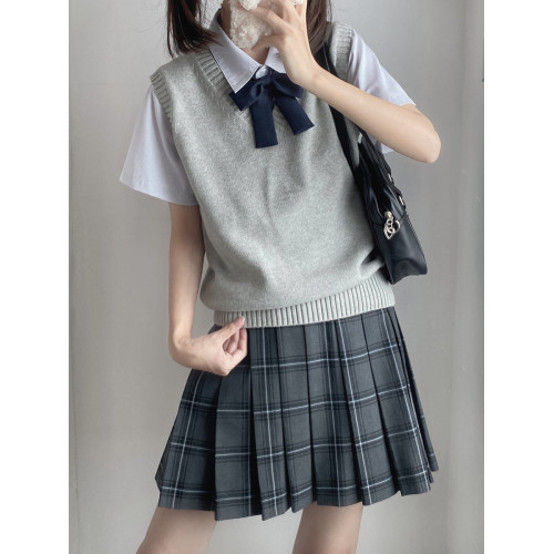 原創jk針織純色背心 日系學院風基礎百搭V領毛衣馬甲春秋款 原創jk針織純色背心 日系學院風基礎百搭V領毛衣馬甲春秋款