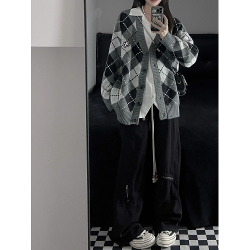菱格開衫毛衣女秋冬寬松溫柔慵懶風日系復古針織衫軟糯外套ins潮 菱格開衫毛衣女秋冬寬松溫柔慵懶風日系復古針織衫軟糯外套ins潮