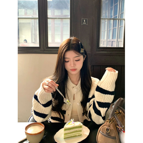 溫柔風條紋毛衣開衫女秋冬2025新款松弛感慵懶軟糯針織衫短款外套 溫柔風條紋毛衣開衫女秋冬2025新款松弛感慵懶軟糯針織衫短款外套