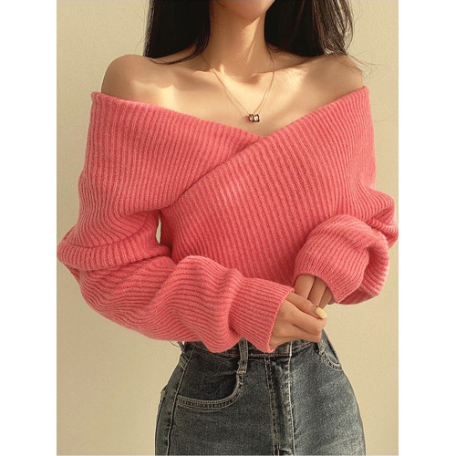 法式一字領交叉露肩針織毛衣女春秋新高級感絕美不規則長袖短上衣 法式一字領交叉露肩針織毛衣女春秋新高級感絕美不規則長袖短上衣