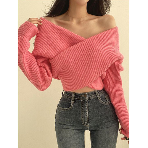 法式一字領交叉露肩針織毛衣女春秋新高級感絕美不規則長袖短上衣 法式一字領交叉露肩針織毛衣女春秋新高級感絕美不規則長袖短上衣