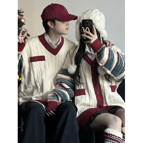 情侶裝冬季條紋拼接新年紅色套頭毛衣針織開衫學院風軟糯慵懶風潮 情侶裝冬季條紋拼接新年紅色套頭毛衣針織開衫學院風軟糯慵懶風潮