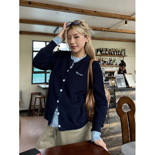 川川也美式原創秋季新款假兩件針織圓領毛衣女街頭復古慵懶風上衣 川川也美式原創秋季新款假兩件針織圓領毛衣女街頭復古慵懶風上衣