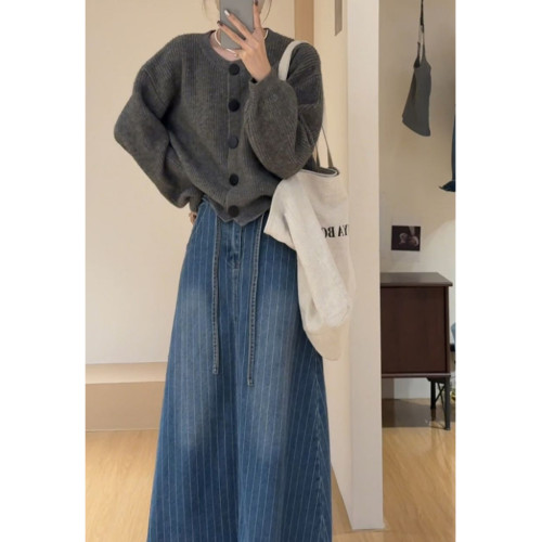 灰色圓領毛衣開衫女2025新款秋冬季慵懶風高級感外搭針織外套上衣 灰色圓領毛衣開衫女2025新款秋冬季慵懶風高級感外搭針織外套上衣