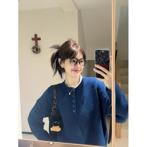 高級感復古亨利領中性風寬松毛衣女秋冬慵懶藍色套頭針織外穿上衣 高級感復古亨利領中性風寬松毛衣女秋冬慵懶藍色套頭針織外穿上衣