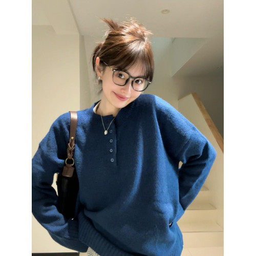 高級感復古亨利領中性風寬松毛衣女秋冬慵懶藍色套頭針織外穿上衣 高級感復古亨利領中性風寬松毛衣女秋冬慵懶藍色套頭針織外穿上衣