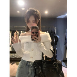 設計感毛領一字肩t恤女2025冬季韓系性感修身辣妹露肩針織衫上衣