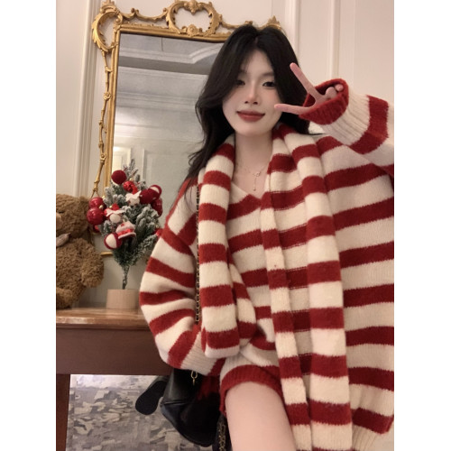 寬松慵懶風聖誕節紅色條紋毛衣女秋冬高級感中長款V領針織衫上衣 寬松慵懶風聖誕節紅色條紋毛衣女秋冬高級感中長款V領針織衫上衣