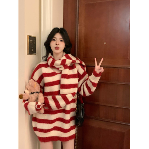 寬松慵懶風聖誕節紅色條紋毛衣女秋冬高級感中長款V領針織衫上衣 寬松慵懶風聖誕節紅色條紋毛衣女秋冬高級感中長款V領針織衫上衣