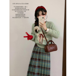 2025年秋冬新款設計感甜美風系帶小熊毛衣女寬松軟糯慵懶針織上衣