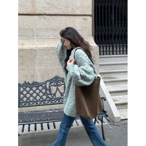 V領燈籠袖灰色毛衣女寬松外穿遮臀部慵懶風秋冬新款加厚韓系針織