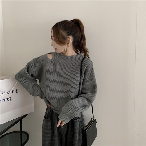 秋冬新款2025爆款小心機鏤空露肩寬鬆短款慵嬾風外穿長袖毛衣女裝