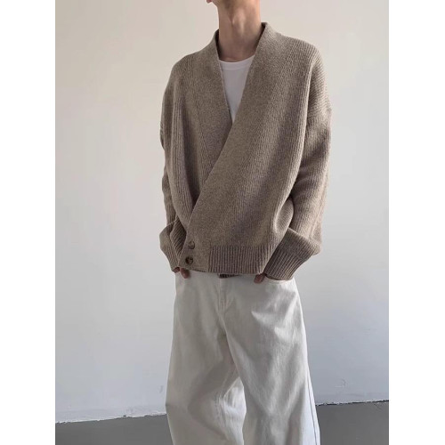 2025新款春秋老錢風慵懶紐釦V領開衫毛衣男設計感小衆道袍針織衫