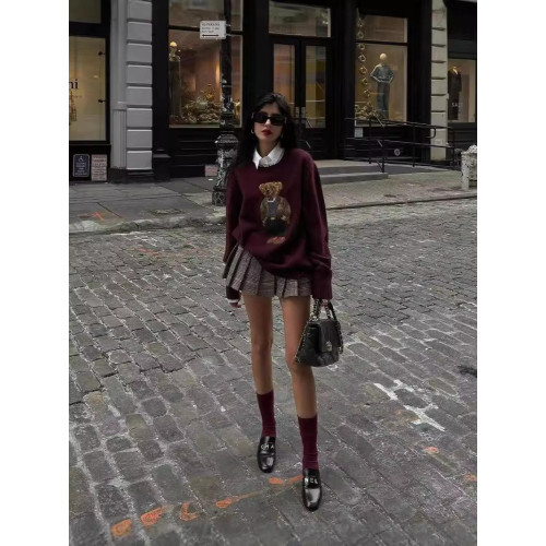 sweater小熊刺綉圓領修身毛衣秋冬卡通學院風natasha針織衫上衣女