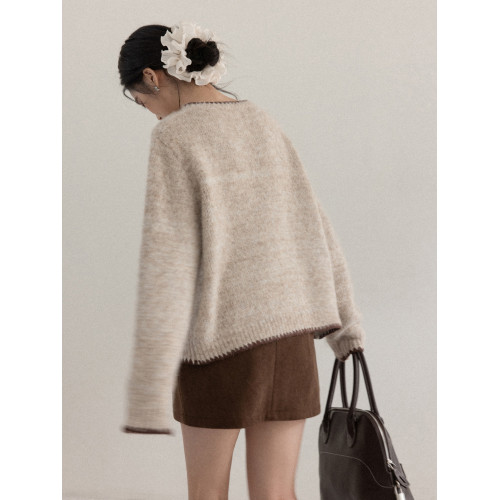 羊城故事 慵嬾風卡其色甜美圓領針織開衫毛衣女冬季新款外套上衣