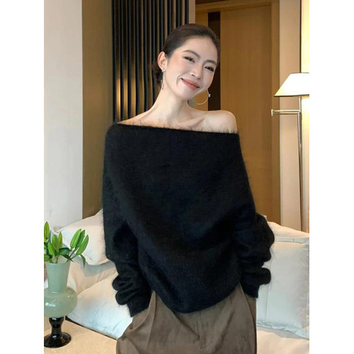 高級感黑色斜肩一字領馬海毛毛衣女秋冬寬松慵懶風露肩針織衫上衣
