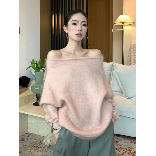 高級感黑色斜肩一字領馬海毛毛衣女秋冬寬松慵懶風露肩針織衫上衣