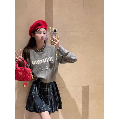 網紅圓領套頭毛衣女秋冬2025新款字母短款針織衫洋氣內搭上衣加厚 網紅圓領套頭毛衣女秋冬2025新款字母短款針織衫洋氣內搭上衣加厚