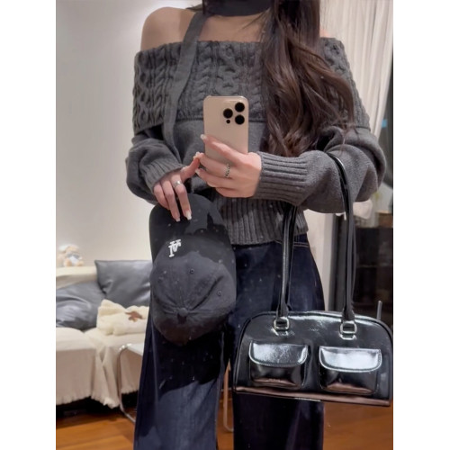 灰色一字肩麻花毛衣秋冬2025年款高級感慵懶風加厚針織衫露肩上衣