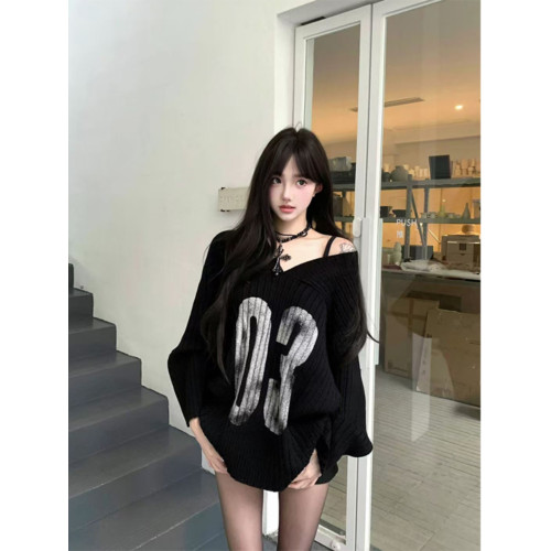 美式辣妹V領露肩毛衣女秋冬寬松慵懶風松弛感套頭長袖針織衫上衣 美式辣妹V領露肩毛衣女秋冬寬松慵懶風松弛感套頭長袖針織衫上衣