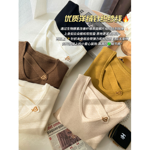 2025新款紅色毛衣女秋冬內搭打底衫設計感羊絨針織衫掛脖別致上衣