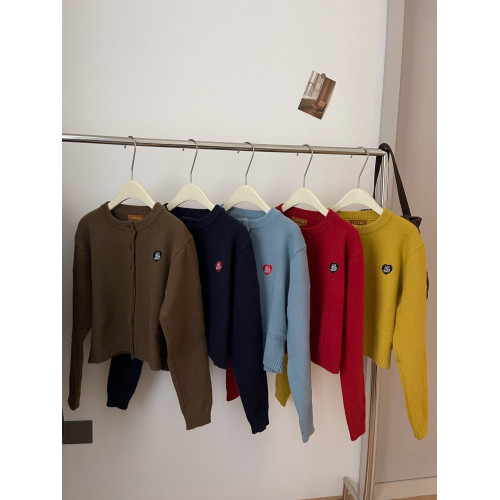 韓代@callmeba*y 秋冬復古愛心字母刺綉加厚短款針織開衫毛衣外套 韓代@callmeba*y 秋冬復古愛心字母刺綉加厚短款針織開衫毛衣外套