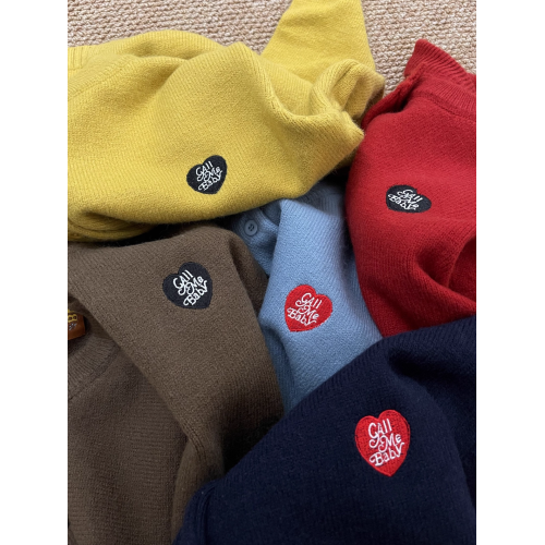 韓代@callmeba*y 秋冬復古愛心字母刺綉加厚短款針織開衫毛衣外套 韓代@callmeba*y 秋冬復古愛心字母刺綉加厚短款針織開衫毛衣外套