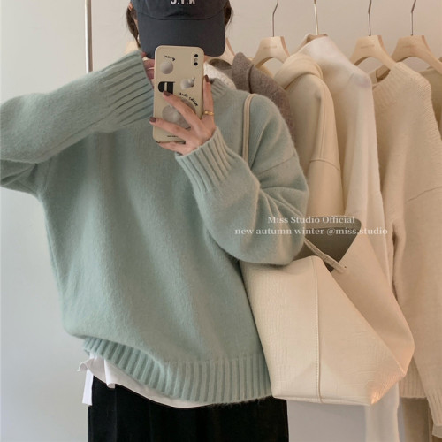 白色圓領浣熊絨軟糯毛衣女秋冬冬季加厚羊絨慵懶風內搭打底針織衫