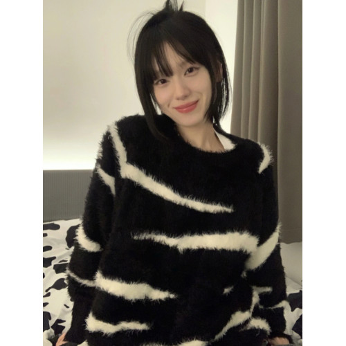 2025秋冬新款加厚長毛馬海毛針織女慵懶風黑白虎紋寬松水貂絨毛衣 2025秋冬新款加厚長毛馬海毛針織女慵懶風黑白虎紋寬松水貂絨毛衣