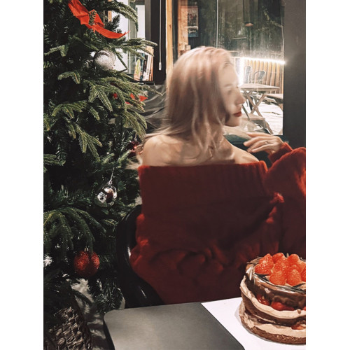 韓系氛圍感紅色一字肩麻花毛衣女秋冬季加厚慵懶風露肩針織衫上衣