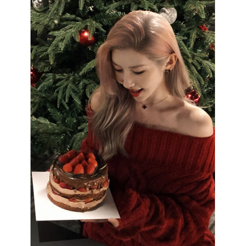 韓系氛圍感紅色一字肩麻花毛衣女秋冬季加厚慵懶風露肩針織衫上衣