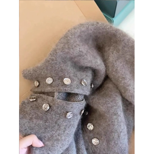 灰色重工雙排釦立領毛衣外套女秋冬加厚高級感慵懶拉鍊針織衫上衣 灰色重工雙排釦立領毛衣外套女秋冬加厚高級感慵懶拉鍊針織衫上衣