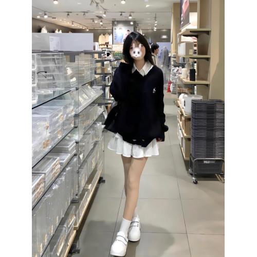 2025秋冬新款黑色V領毛衣女秋冬慵懶風洋氣別致獨特小衆針織上衣