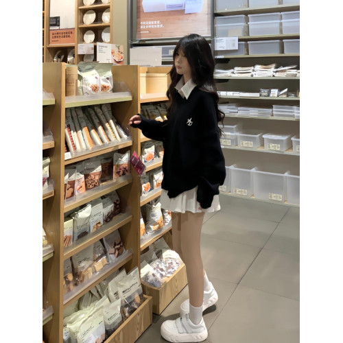 2025秋冬新款黑色V領毛衣女秋冬慵懶風洋氣別致獨特小衆針織上衣