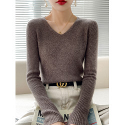 2025秋冬新款低V領針織打底衫女修身顯瘦內搭上衣毛衣時尚配大衣