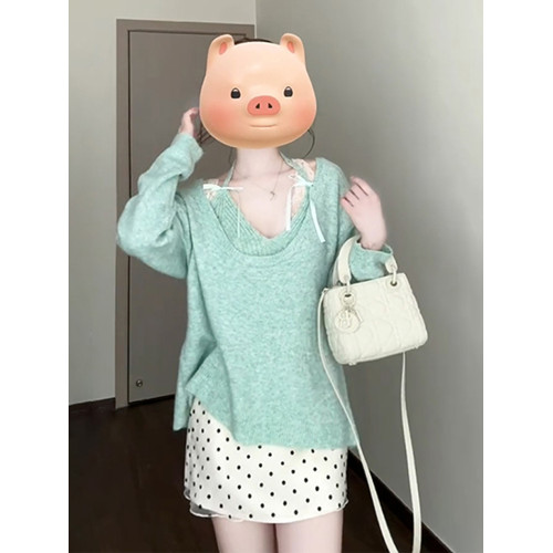 綠色掛脖毛衣女2025新款爆款秋冬季穿搭法式針織衫上衣套裝設計感