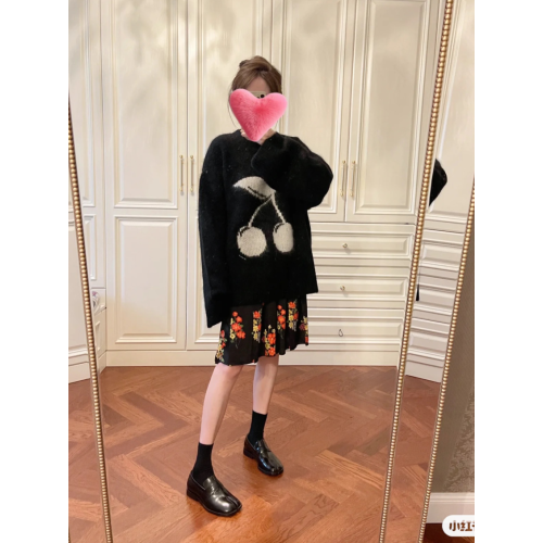 氂牛絨灰色櫻桃刺綉假兩件毛衣女秋冬加厚慵懶風寬松針織歐貨上衣 氂牛絨灰色櫻桃刺綉假兩件毛衣女秋冬加厚慵懶風寬松針織歐貨上衣