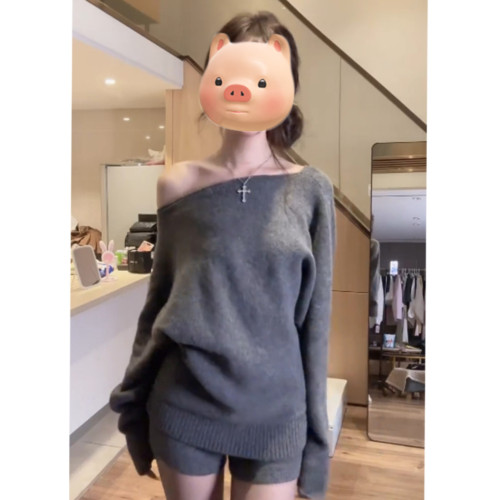 灰色不規則斜肩毛衣女款2025新款秋冬季韓系穿搭寬松露肩針織上衣 灰色不規則斜肩毛衣女款2025新款秋冬季韓系穿搭寬松露肩針織上衣
