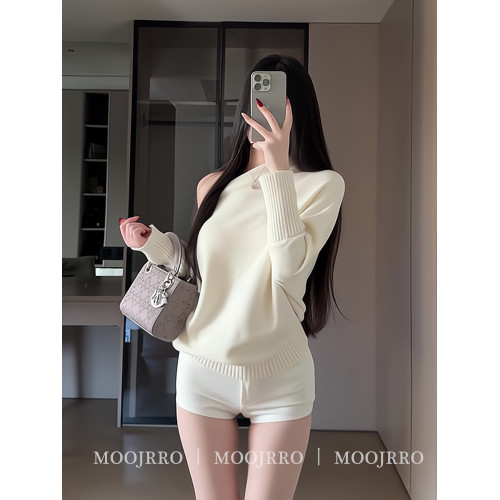 白色斜肩毛衣女秋冬季小個子氣質寬松慵懶風短款一字肩套頭針織衫 白色斜肩毛衣女秋冬季小個子氣質寬松慵懶風短款一字肩套頭針織衫